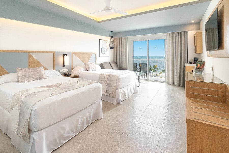 Double Room with frontal sea view
