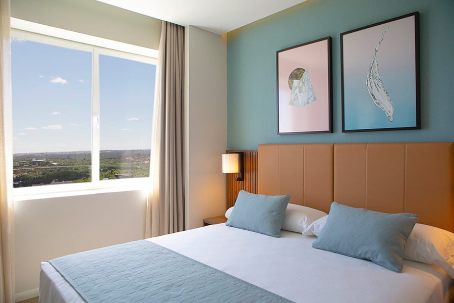 Deluxe mit Kingsize-Bett und Ausblick