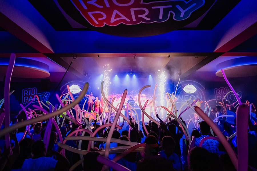 Neon-fam-party-4.jpg