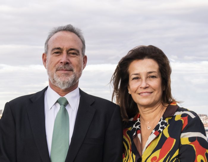 Luis Riu, CEO de RIU Hotels & Resorts, junto a su esposa, Isabel