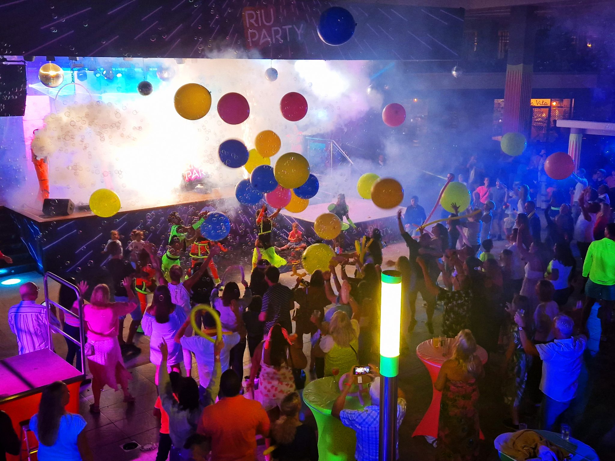 The fiesta hits Spain, Riu Parties are here! | RIU.com Blog