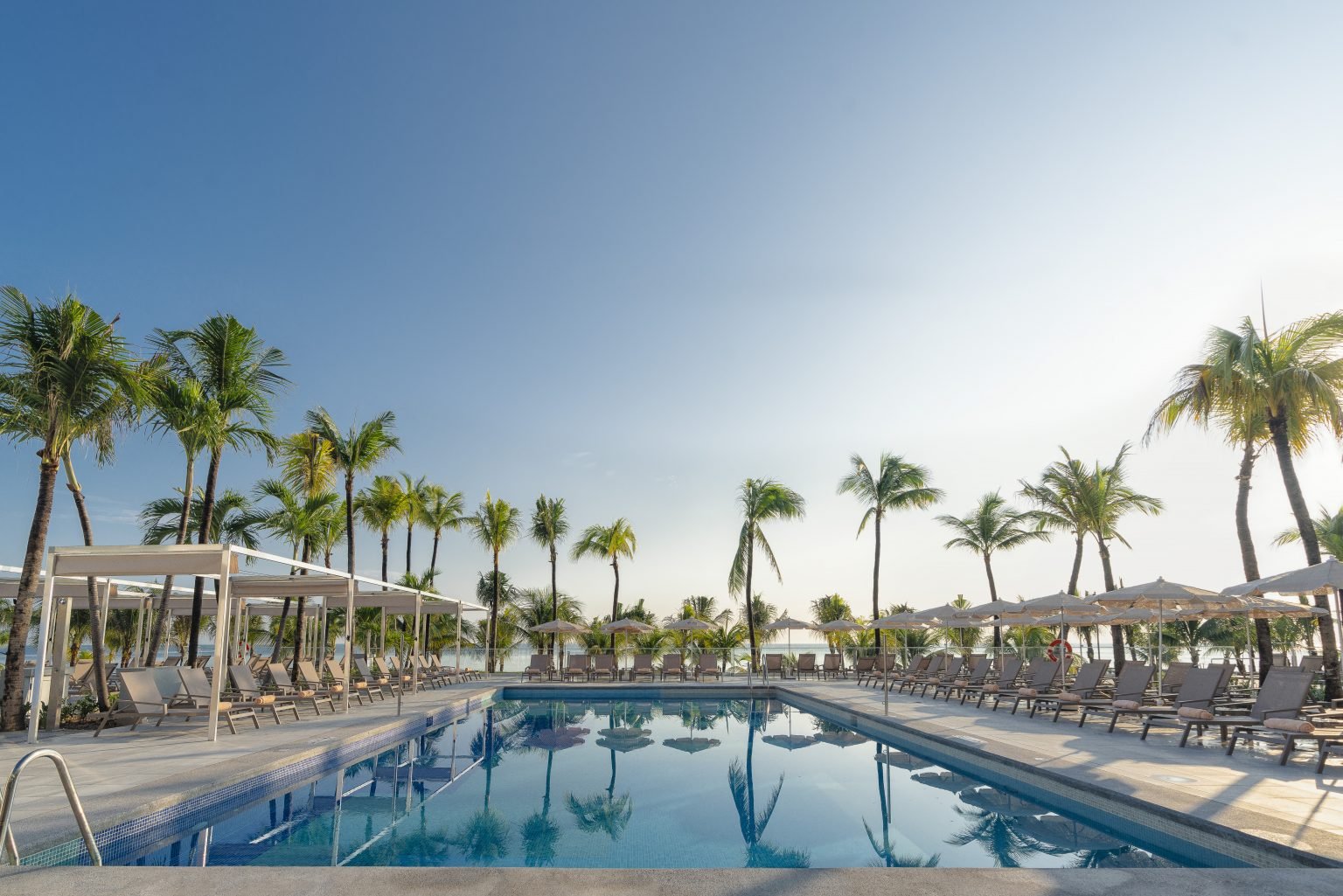 RIU presents the Riu Caribe before and after its renovation