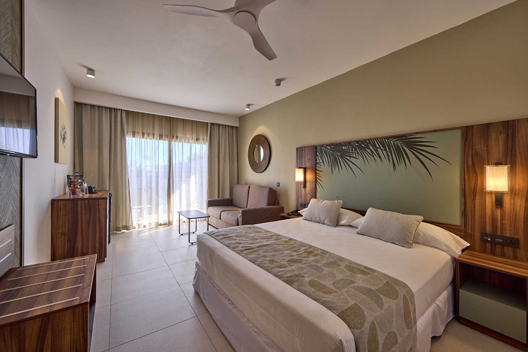 Doppelzimmer mit Kingsize-Bett im Hotel Riu Turquoise auf Mauritius