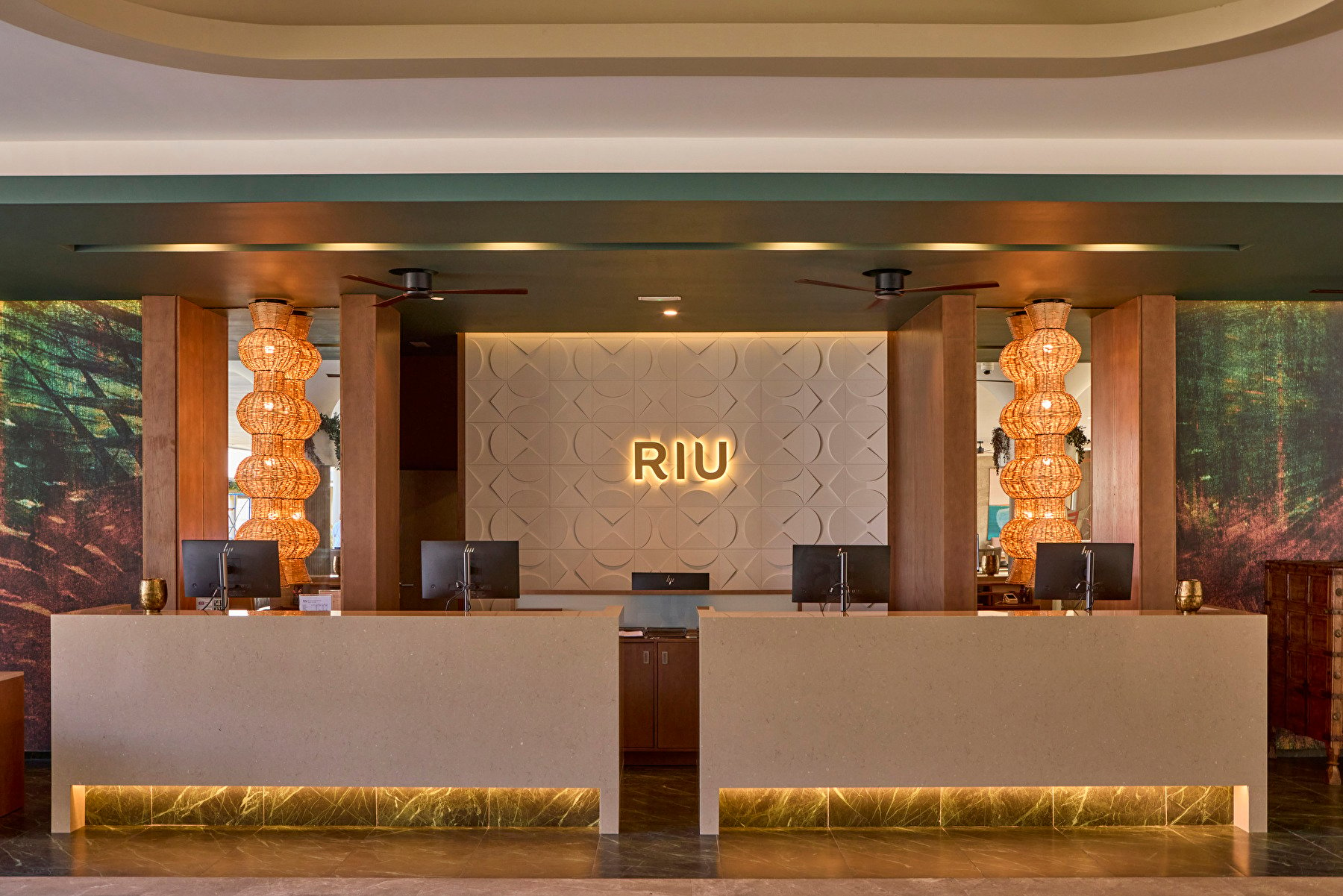 Recepción del hotel Riu Turquoise en Isla Mauricio
