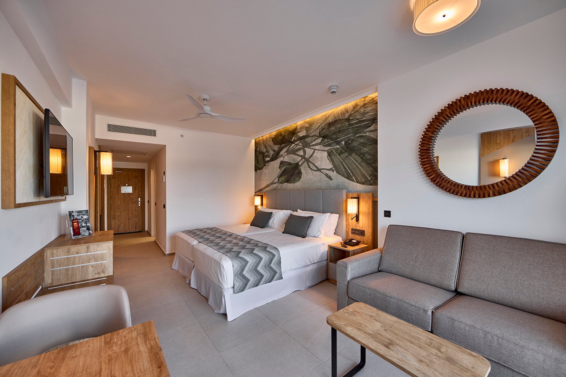 Habitación junior suite con vistas al mar en el hotel Riu Palace Mauritius en Isla Mauricio