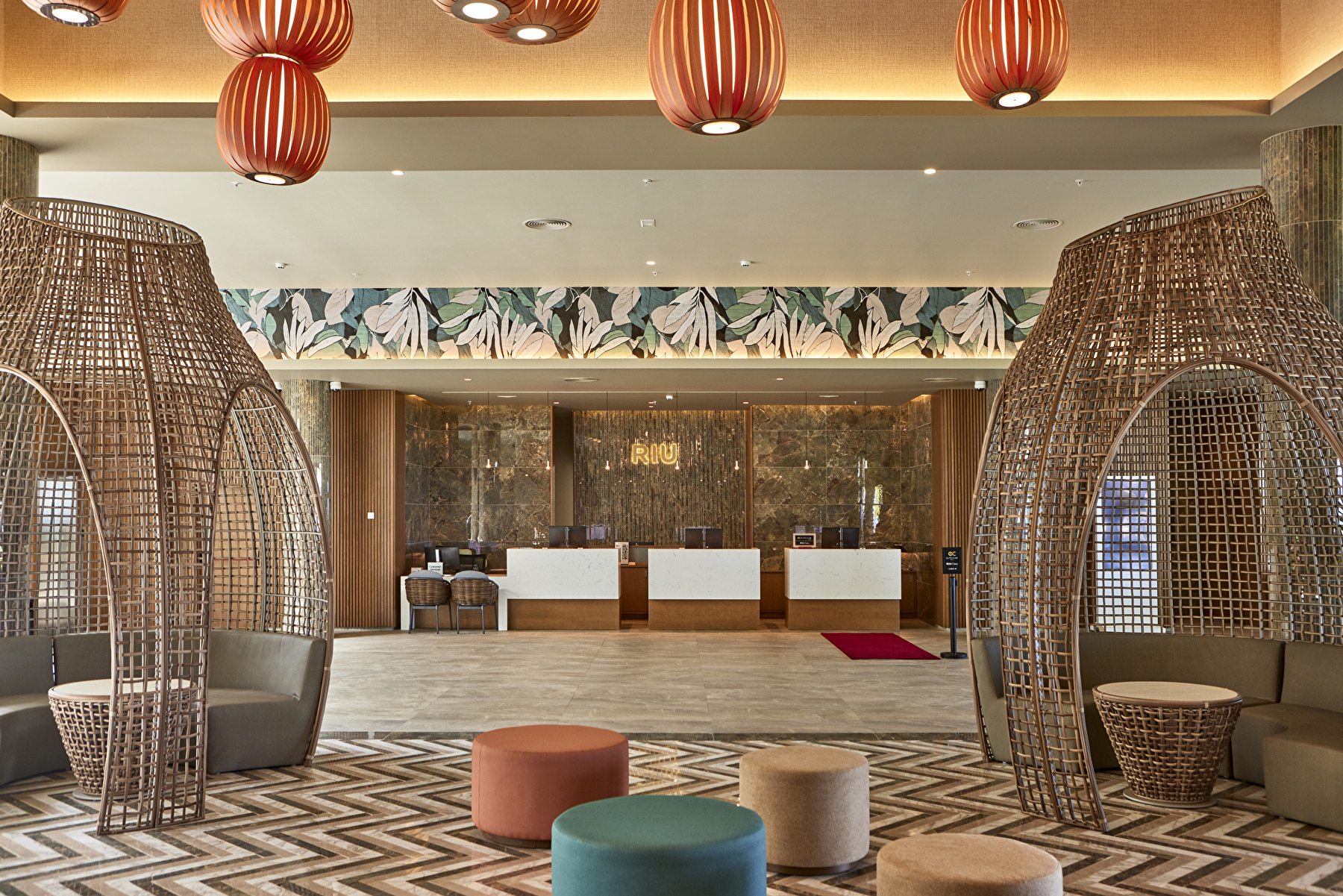 Rezeption in der Lobby des Hotels Riu Palace Mauritius
