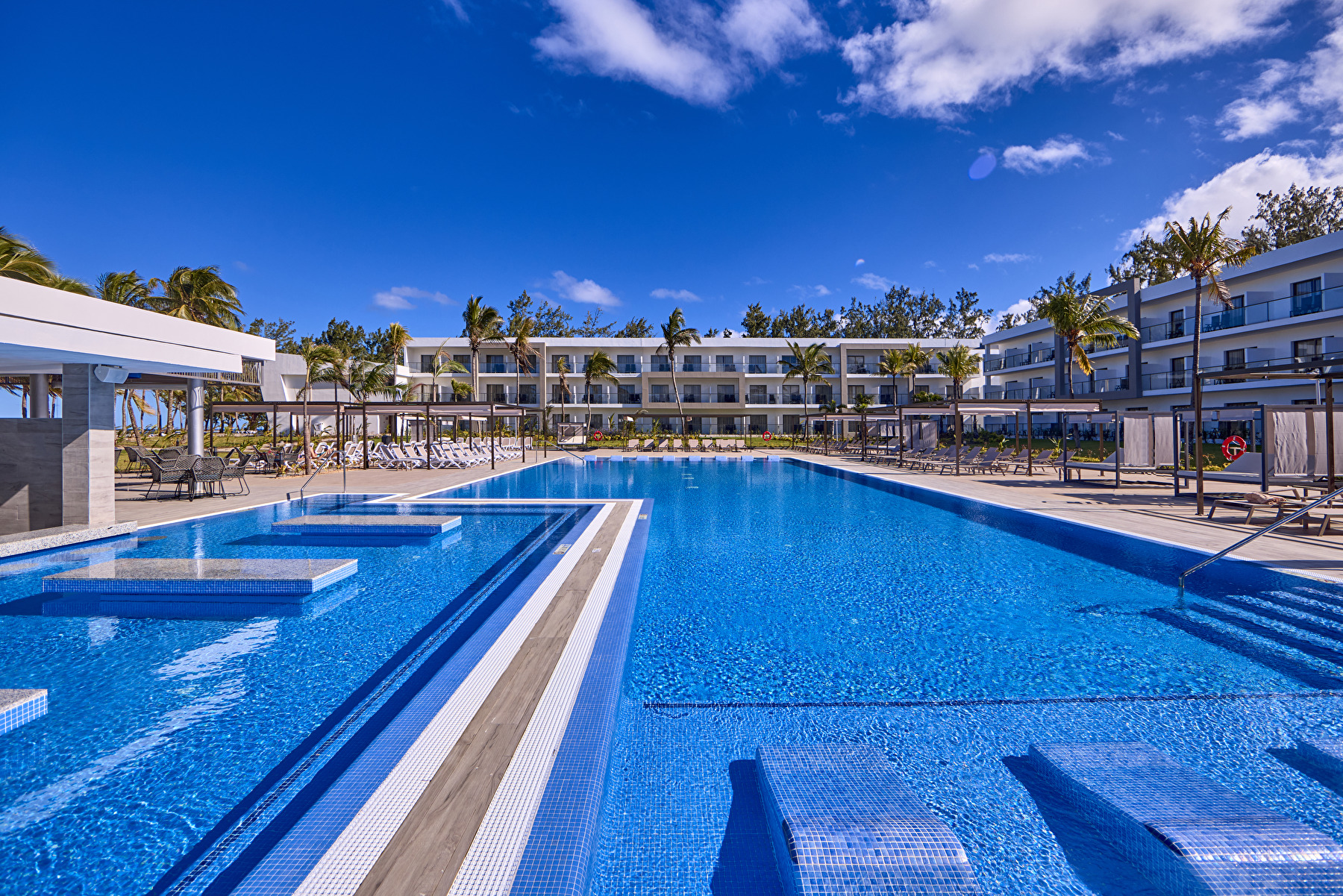 Swimmingpools im Hotel Riu Palace Mauritius