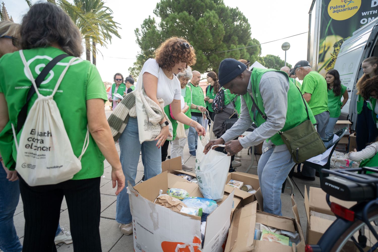 foto de los volunatarios marcha contra el cáncer