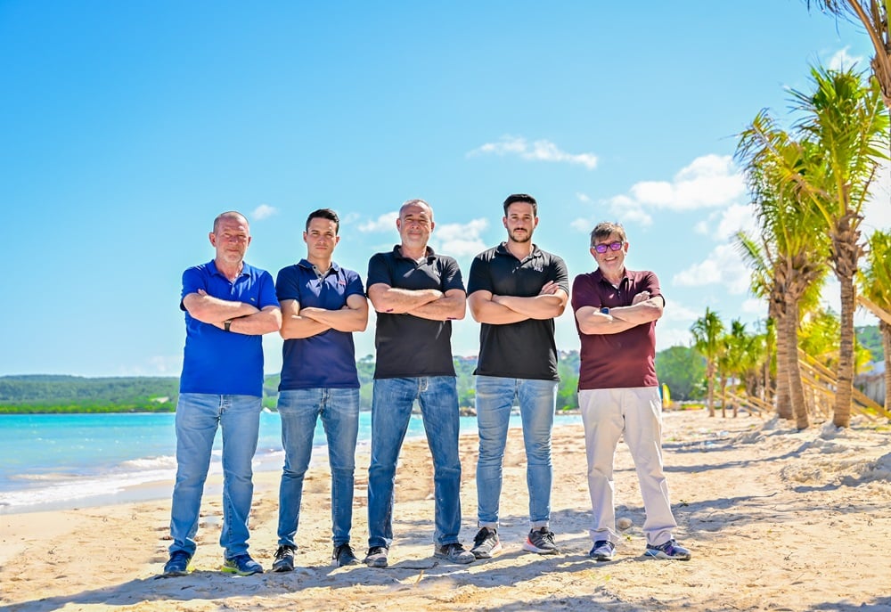 Luis Riu, CEO of RIU Hotels, his sons Luis and Roberto Riu Rodríguez, José María Sanchís, Director of Construction, and Alejandro Sánchez, Director of Operations in the English-speaking Caribbean, at the opening of the Riu Palace Aquarelle (Jamaica)