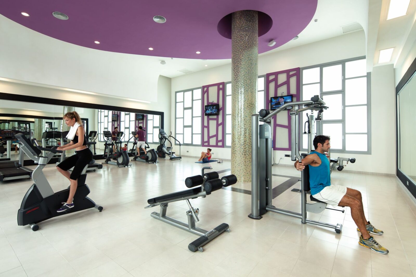 The gym at the Riu Palace Bavaro before the renovation