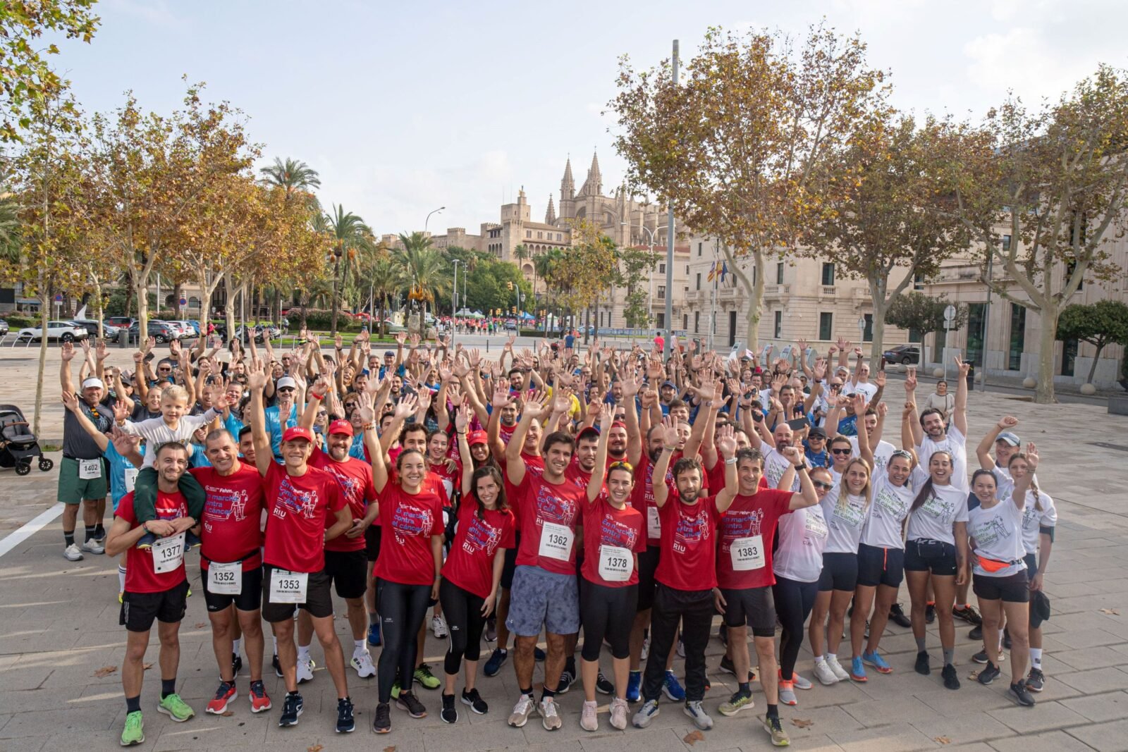 El team RIU que participó en la IX Marcha Contra el Cáncer, en Palma de Mallorca