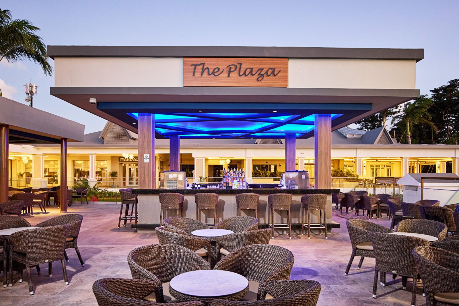 Plaza: lounge bar where guests can enjoy a wide selection of drinks in different settings