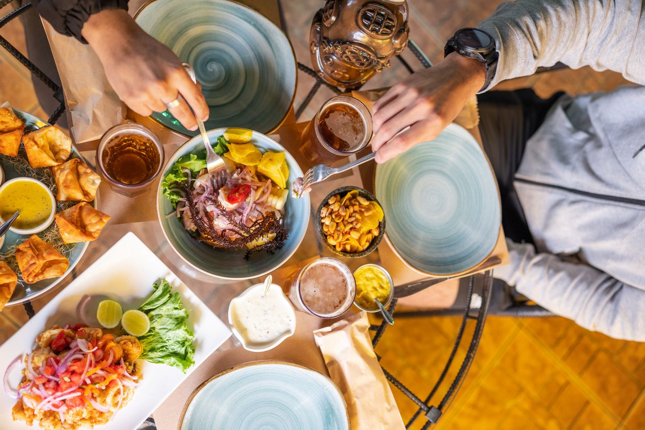 Ceviche peruano con amigos 