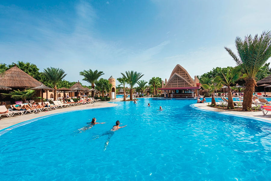 piscina-clubhotel-riu-funana.jpg