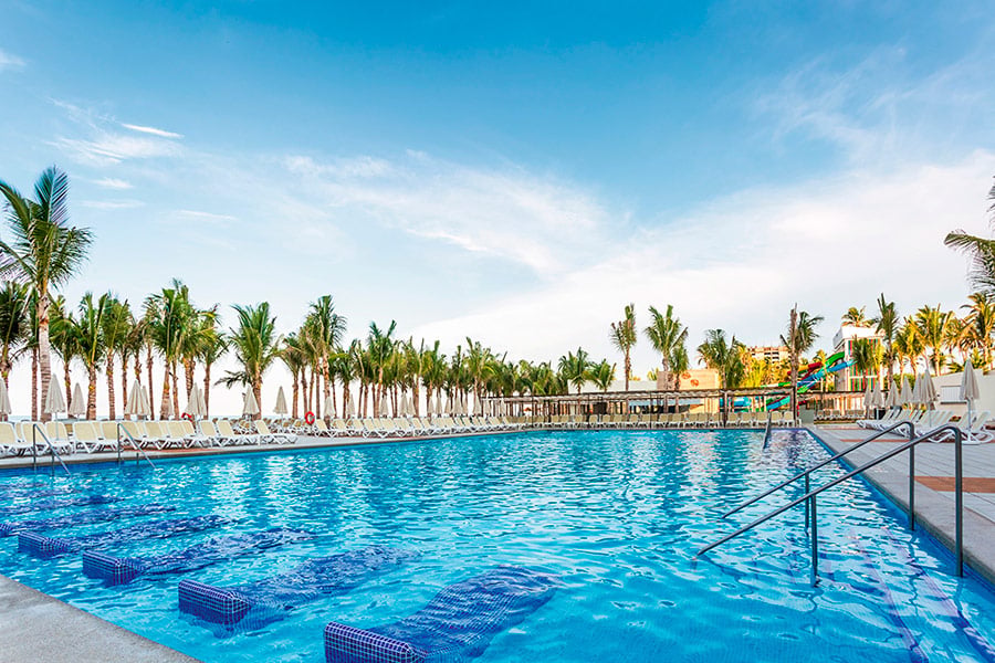 Pool-riu-emerald-bay-10.jpg