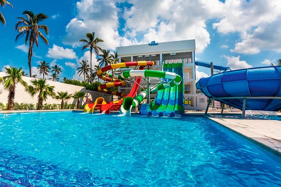 Splash-water-world-riu-emerald-bay-3.jpg