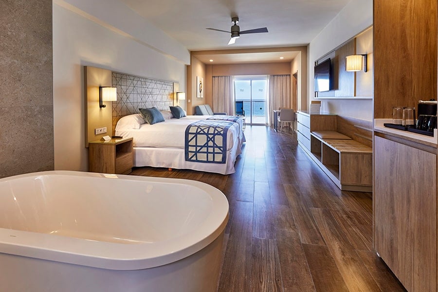 Jr. Suite ocean front view - Elite Club