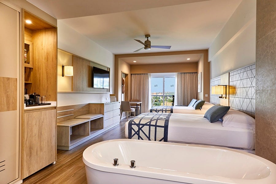Jr. Suite Standard