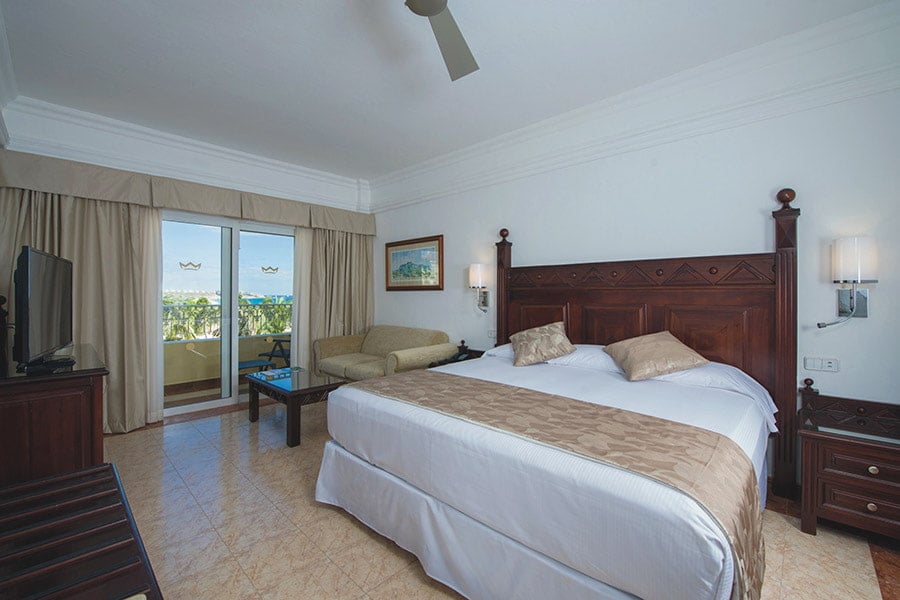 Standard Double with sea views and King Size bed