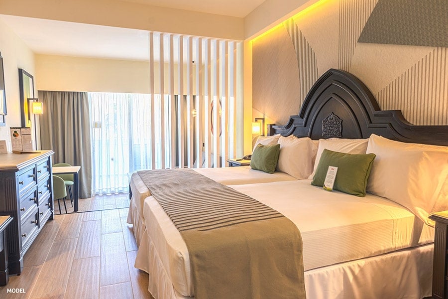 Jr. Suite with partial sea view