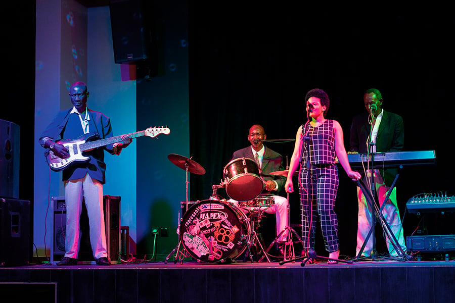 Show-xzn-2-hotel-riu-palace-zanzibar.jpg