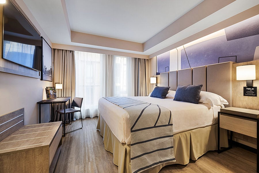 Deluxe king bed