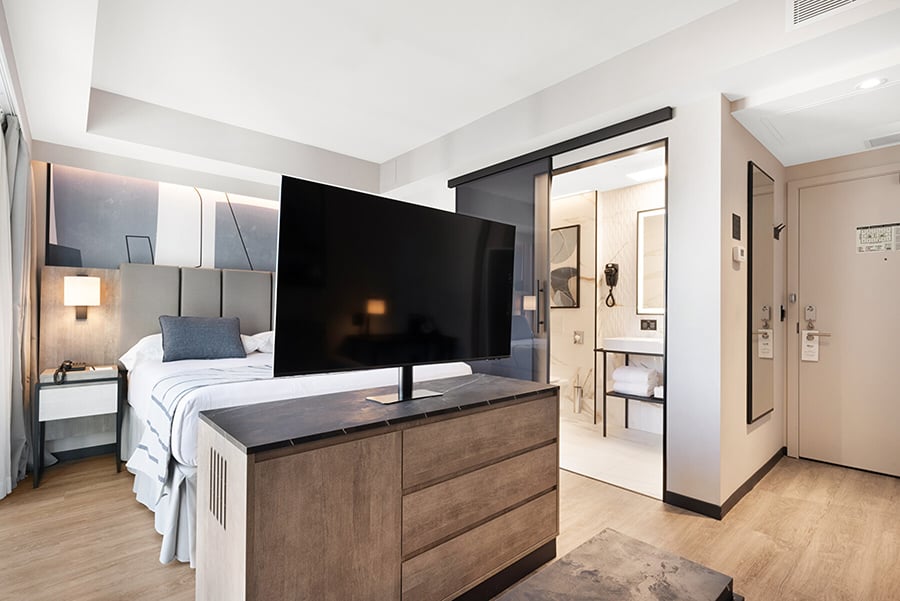 Deluxe Superior king bed