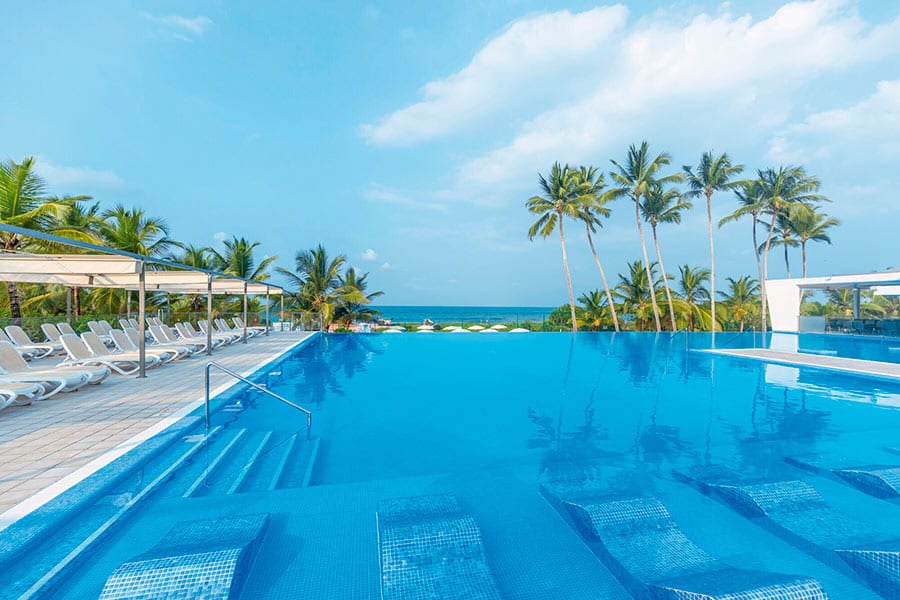 Pool--hotel-riu-sri-lanka-4.jpg